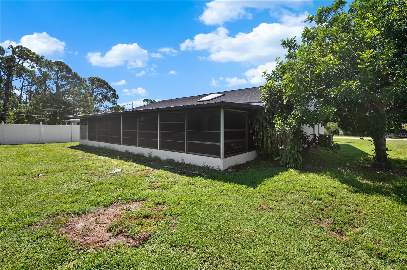 13360 Foresman Blvd Property Photo 26