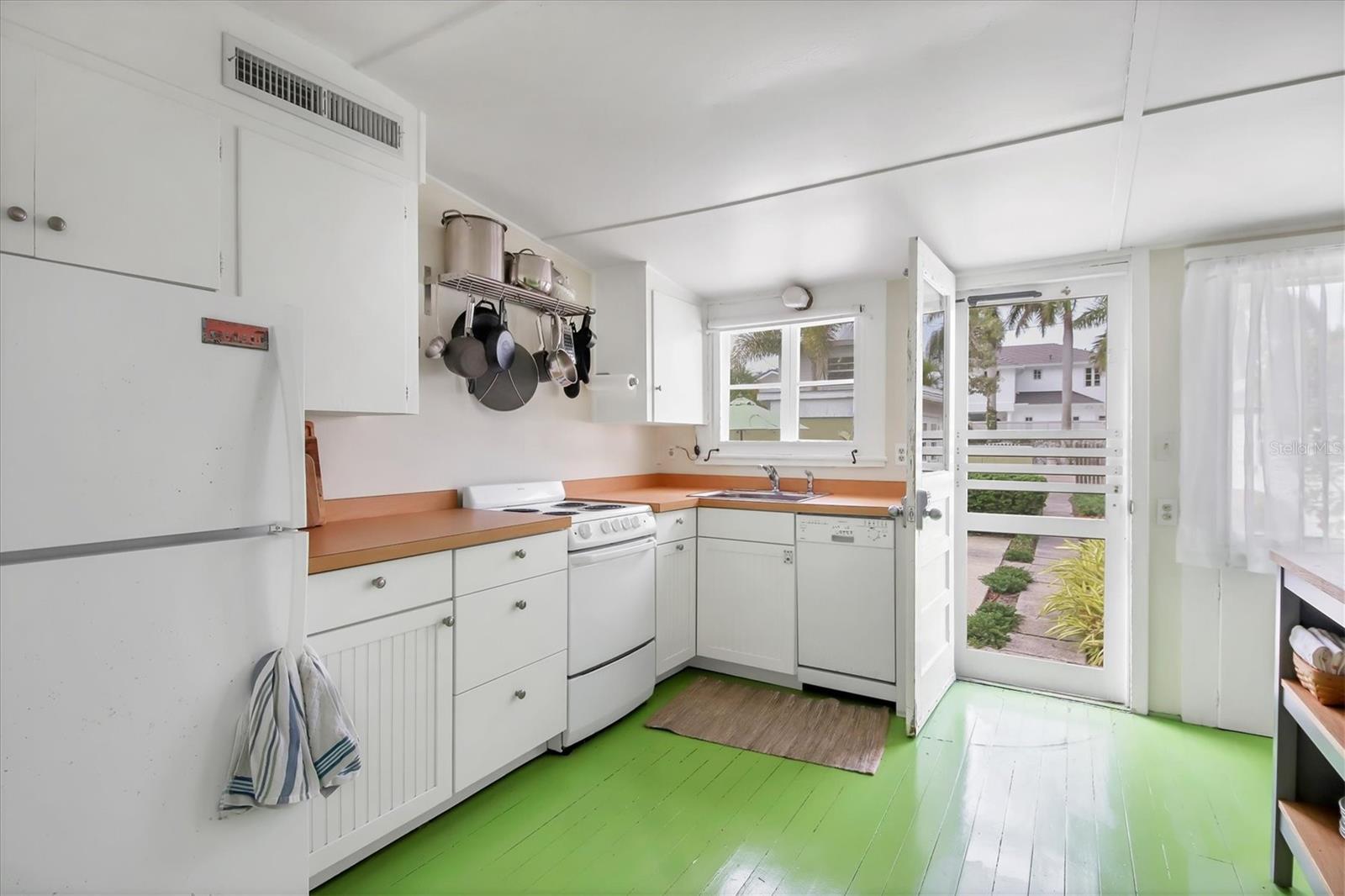 241 Gilchrist Ave #c Property Photo 19