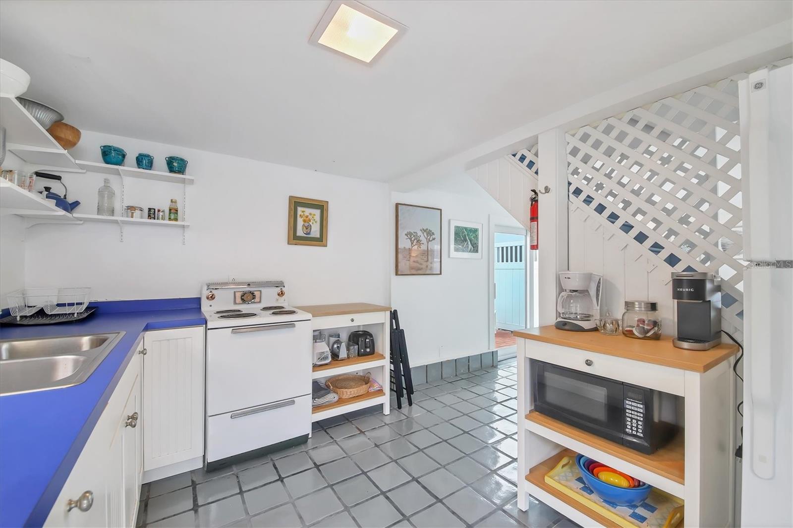 241 Gilchrist Ave #f Property Photo 5
