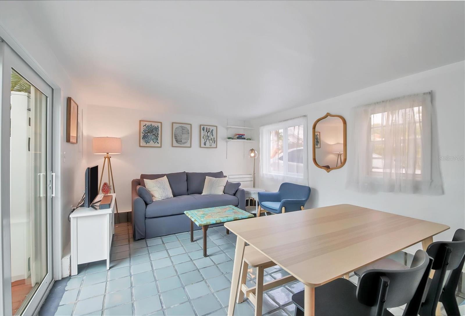 241 Gilchrist Ave #f Property Photo 6