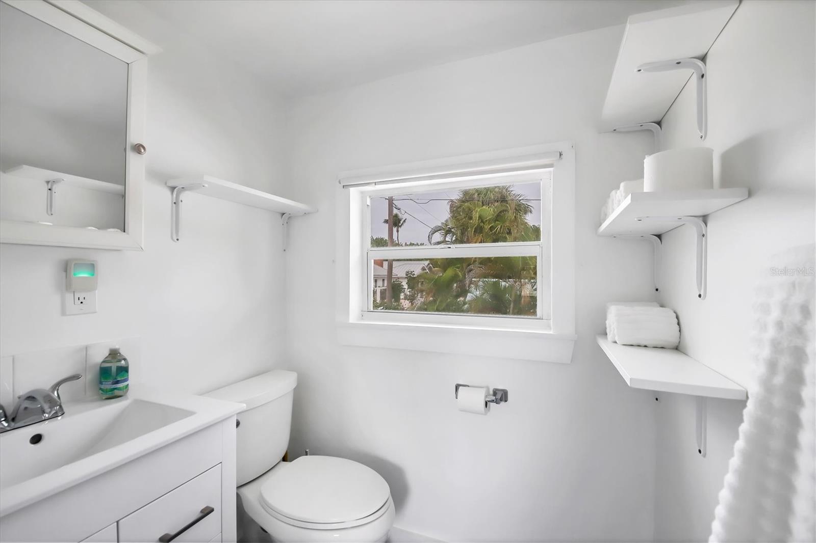 241 Gilchrist Ave #f Property Photo 9