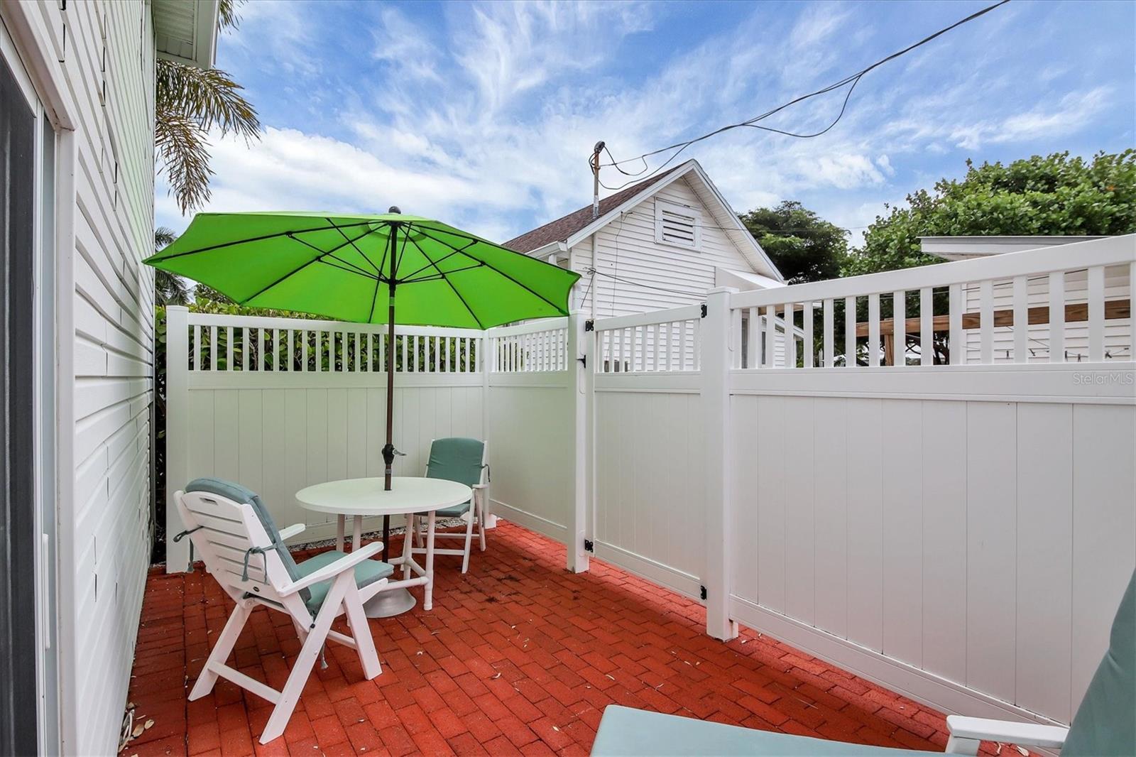 241 Gilchrist Ave #f Property Photo 11