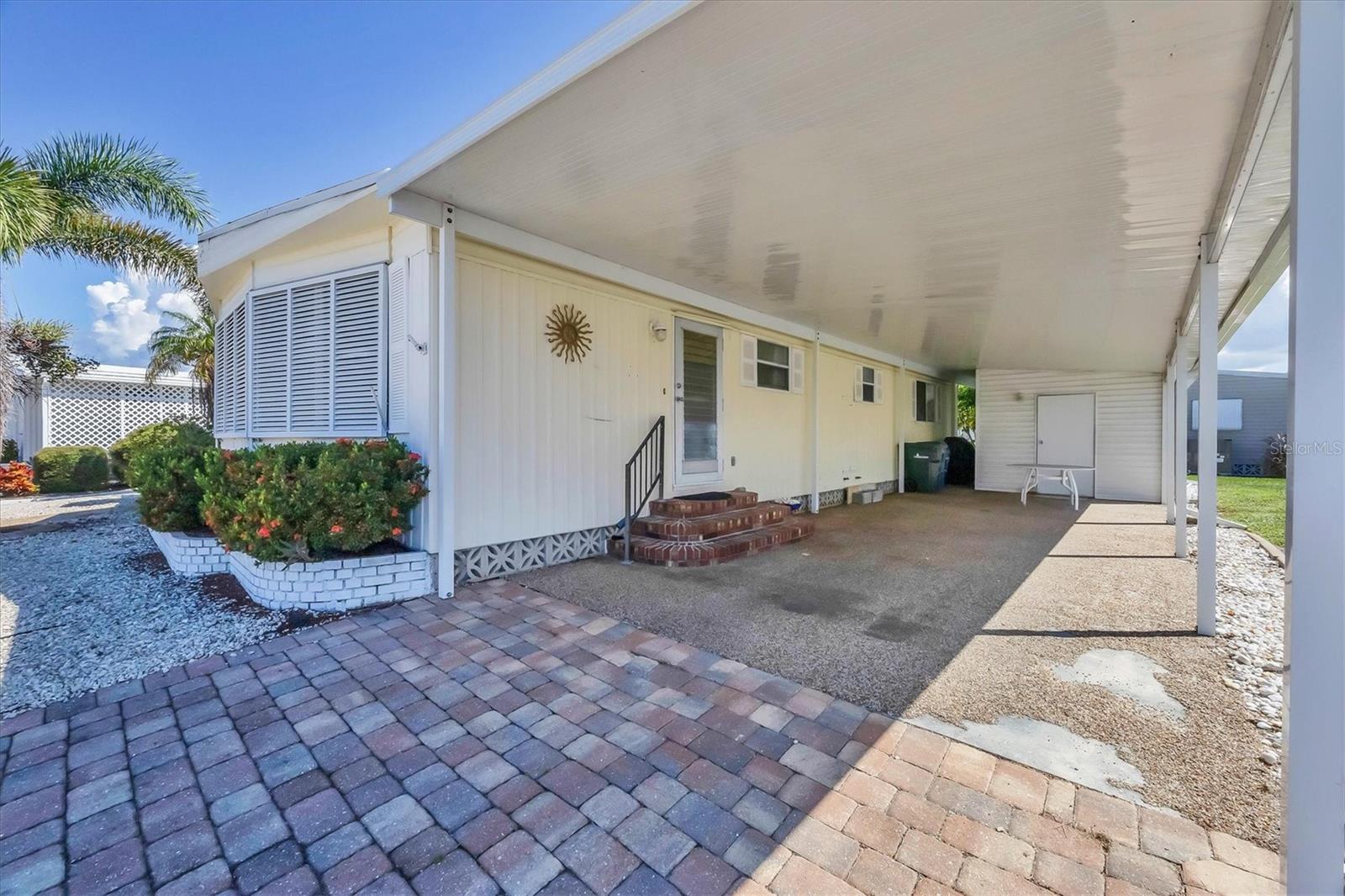 14 S Flora Vista St Property Photo 4