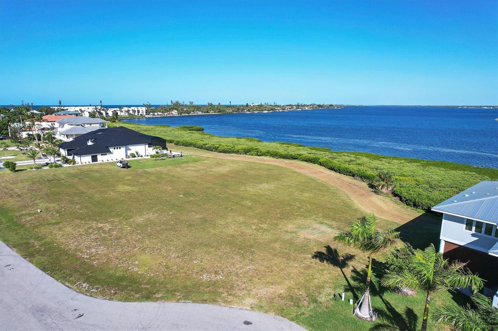 5248 The Pointe Property Photo 1