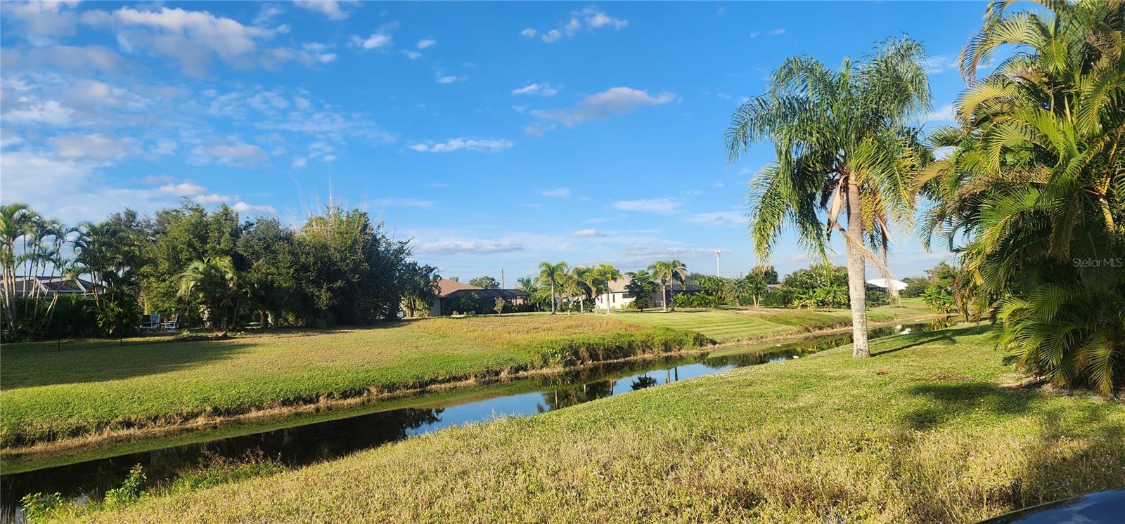 437 Rotonda Cir Property Photo 8
