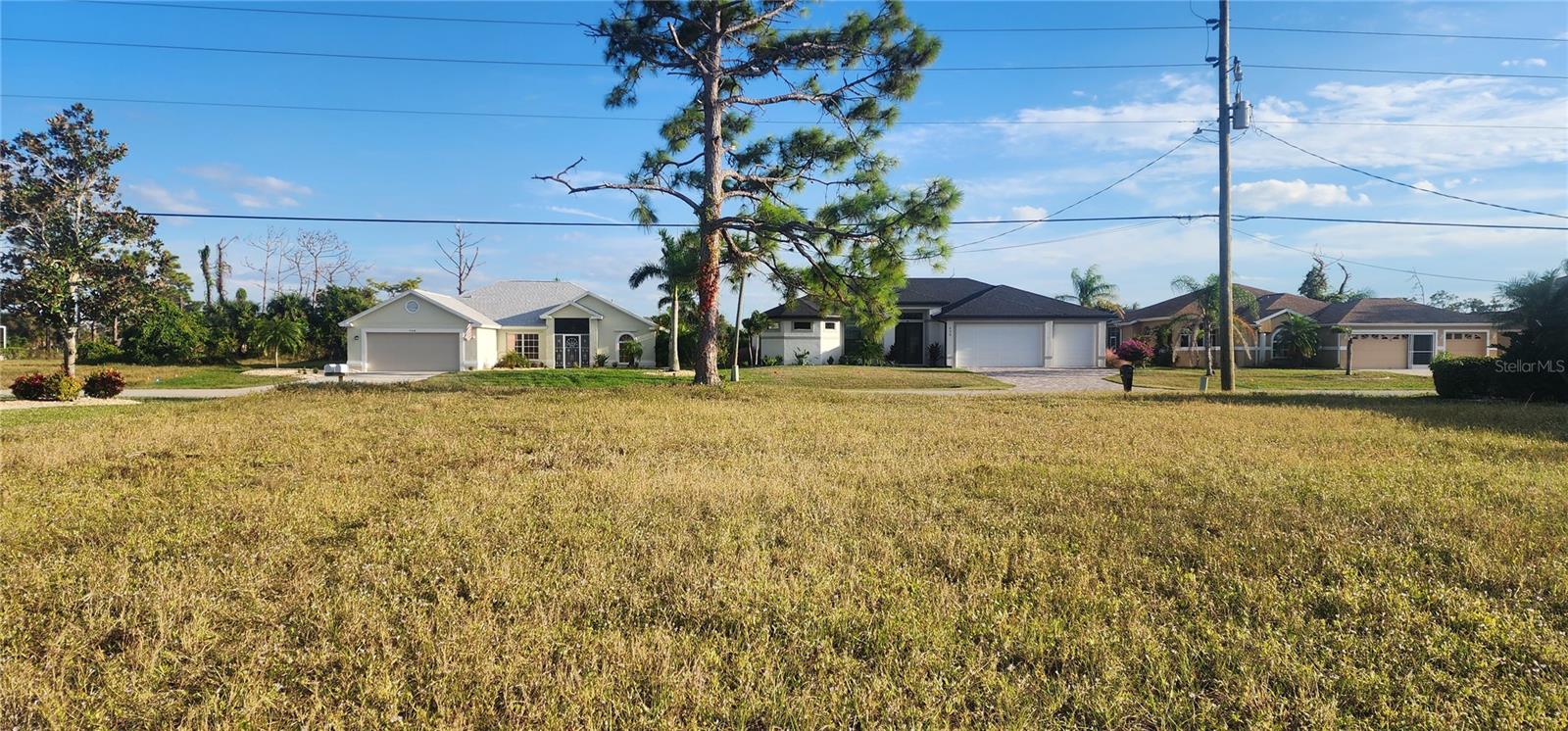 437 Rotonda Cir Property Photo 14