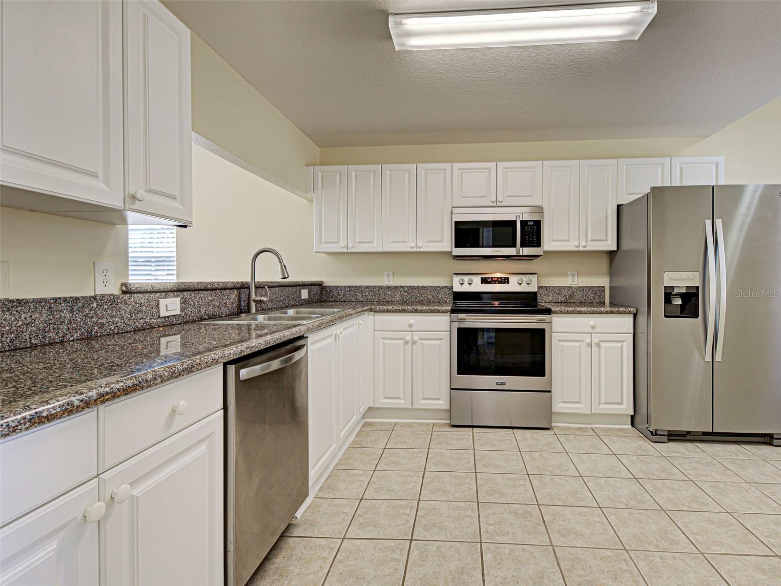 242 Boundary Blvd #114 Property Photo 29