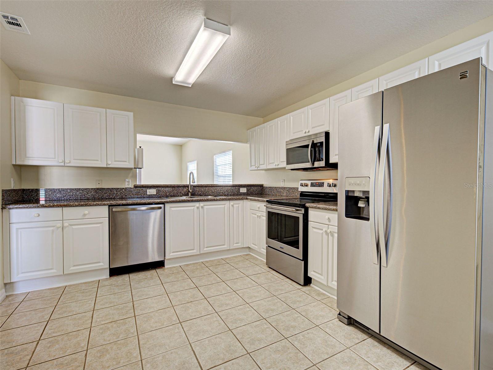 242 Boundary Blvd #114 Property Photo 31