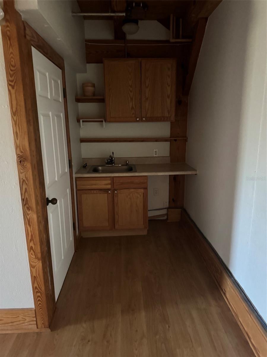 333 Park Ave #2a Property Photo 8