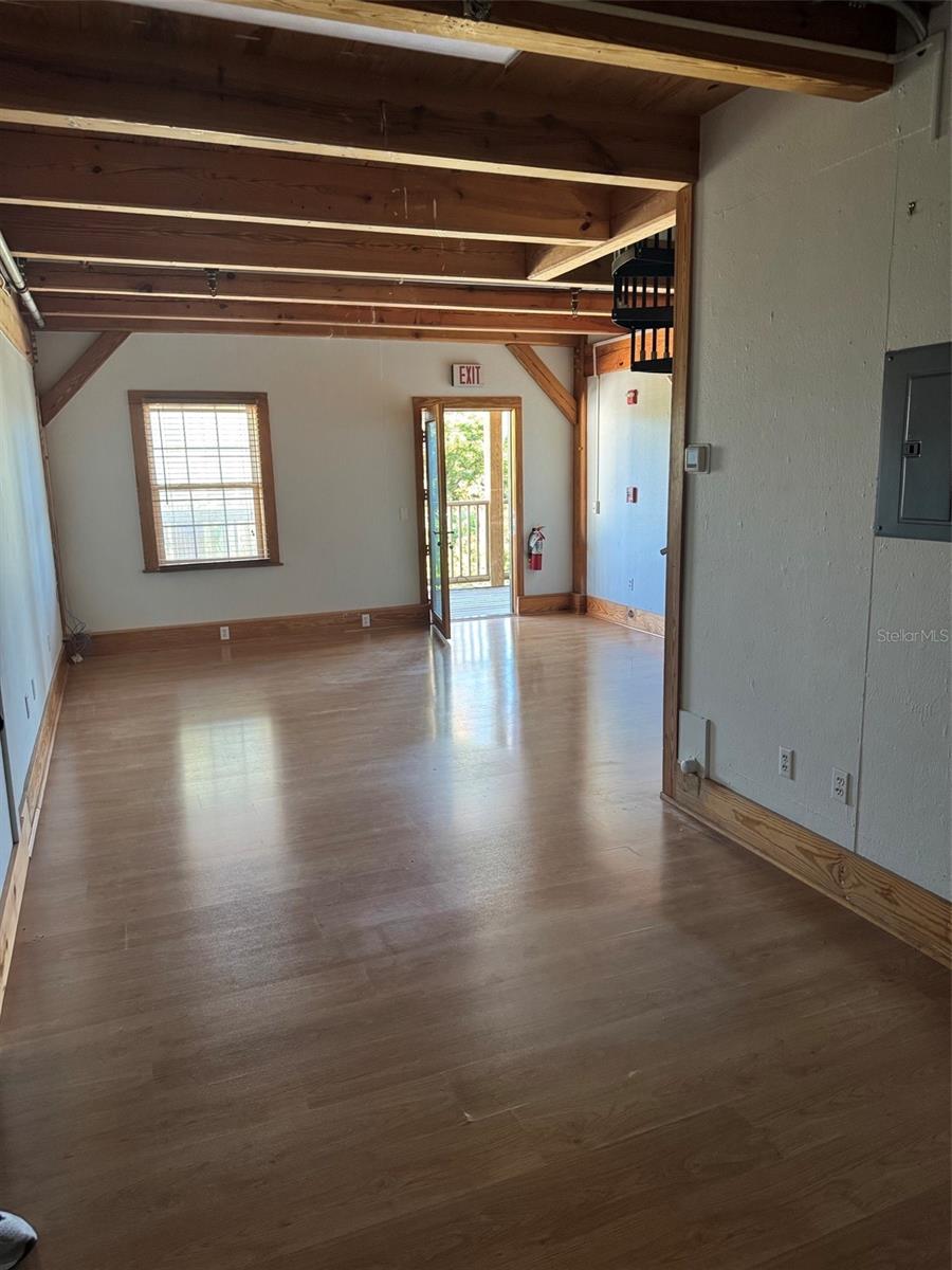 333 Park Ave #2a Property Photo 10