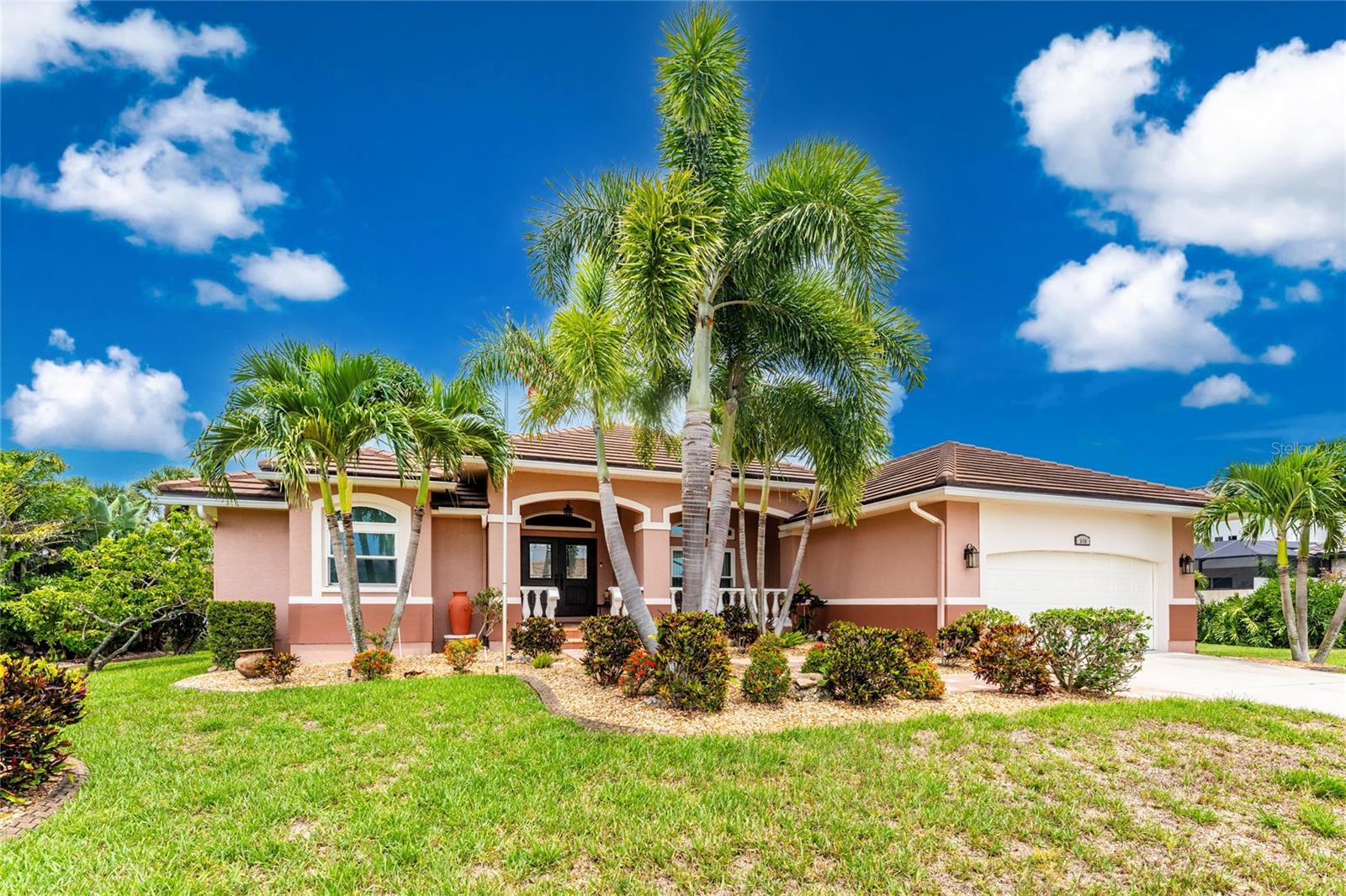 310 Coral Creek Dr Property Photo 2