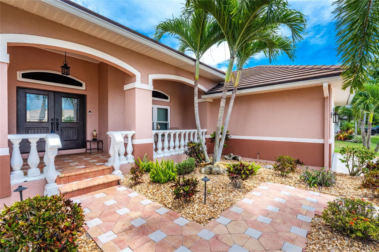 310 Coral Creek Dr Property Photo 4