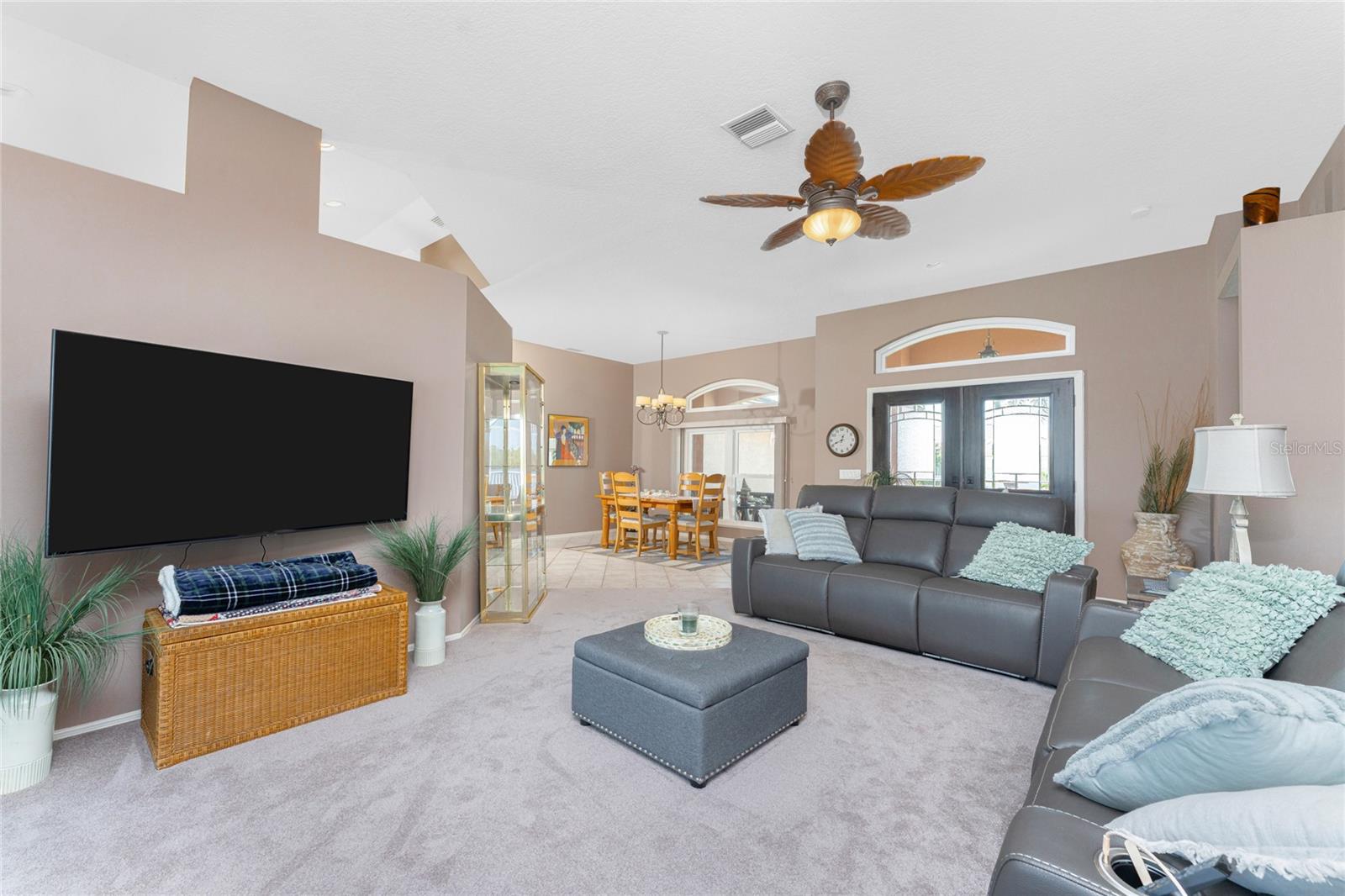 310 Coral Creek Dr Property Photo 8