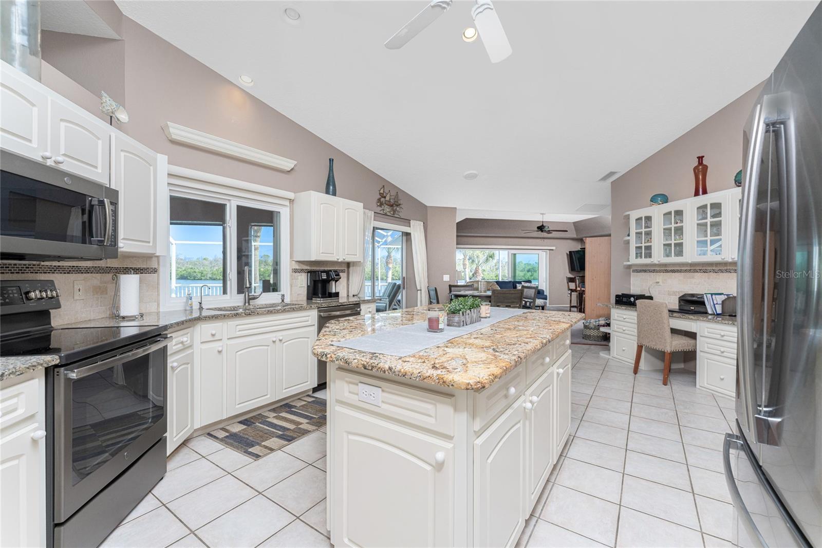310 Coral Creek Dr Property Photo 14