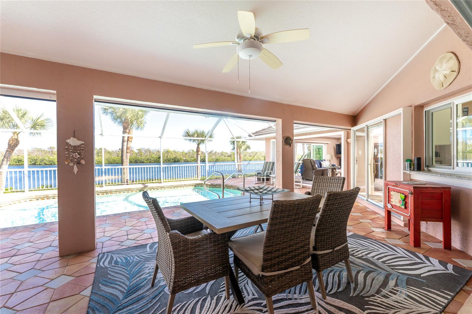 310 Coral Creek Dr Property Photo 43