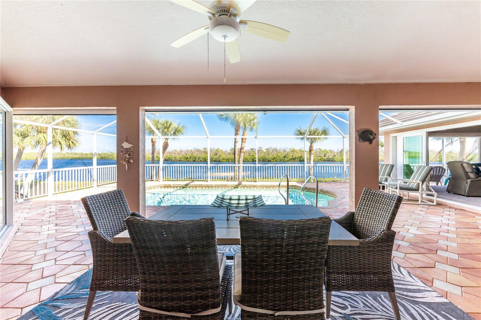 310 Coral Creek Dr Property Photo 44