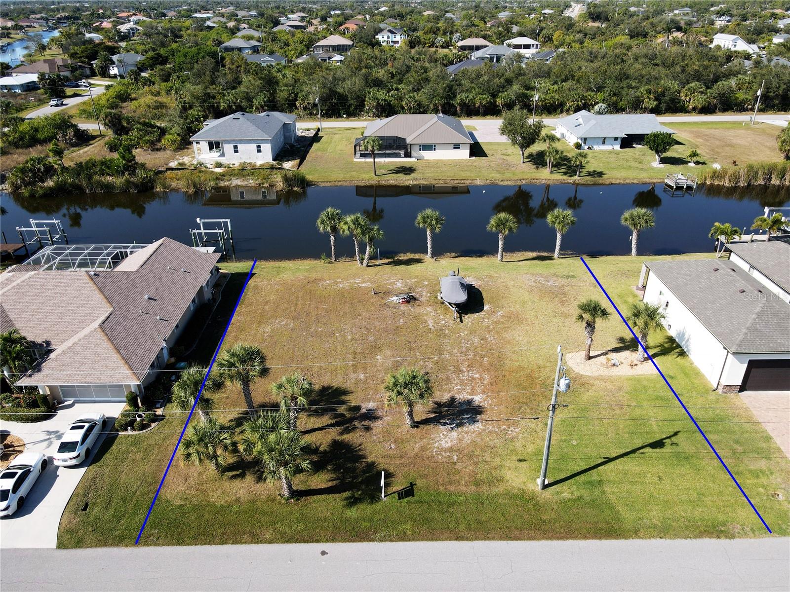 9514 Snapper Cir Property Photo 2