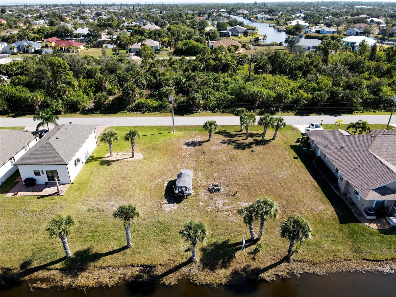 9514 Snapper Cir Property Photo 4