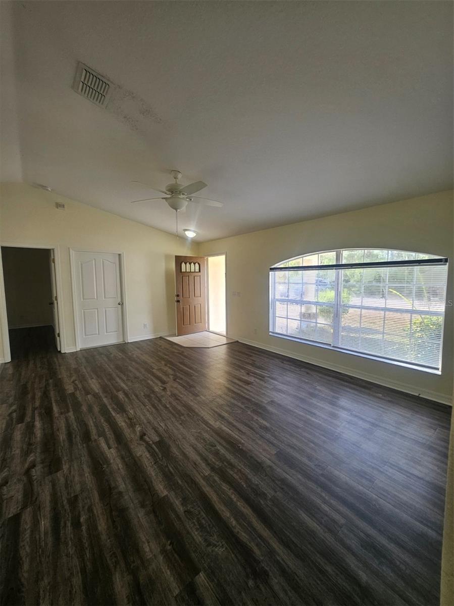 4138 Azora St Property Photo 8