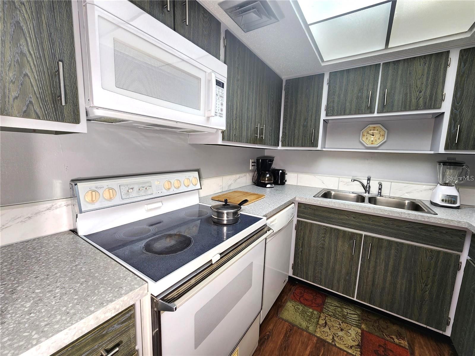 21320 Brinson Ave #109 Property Photo 11