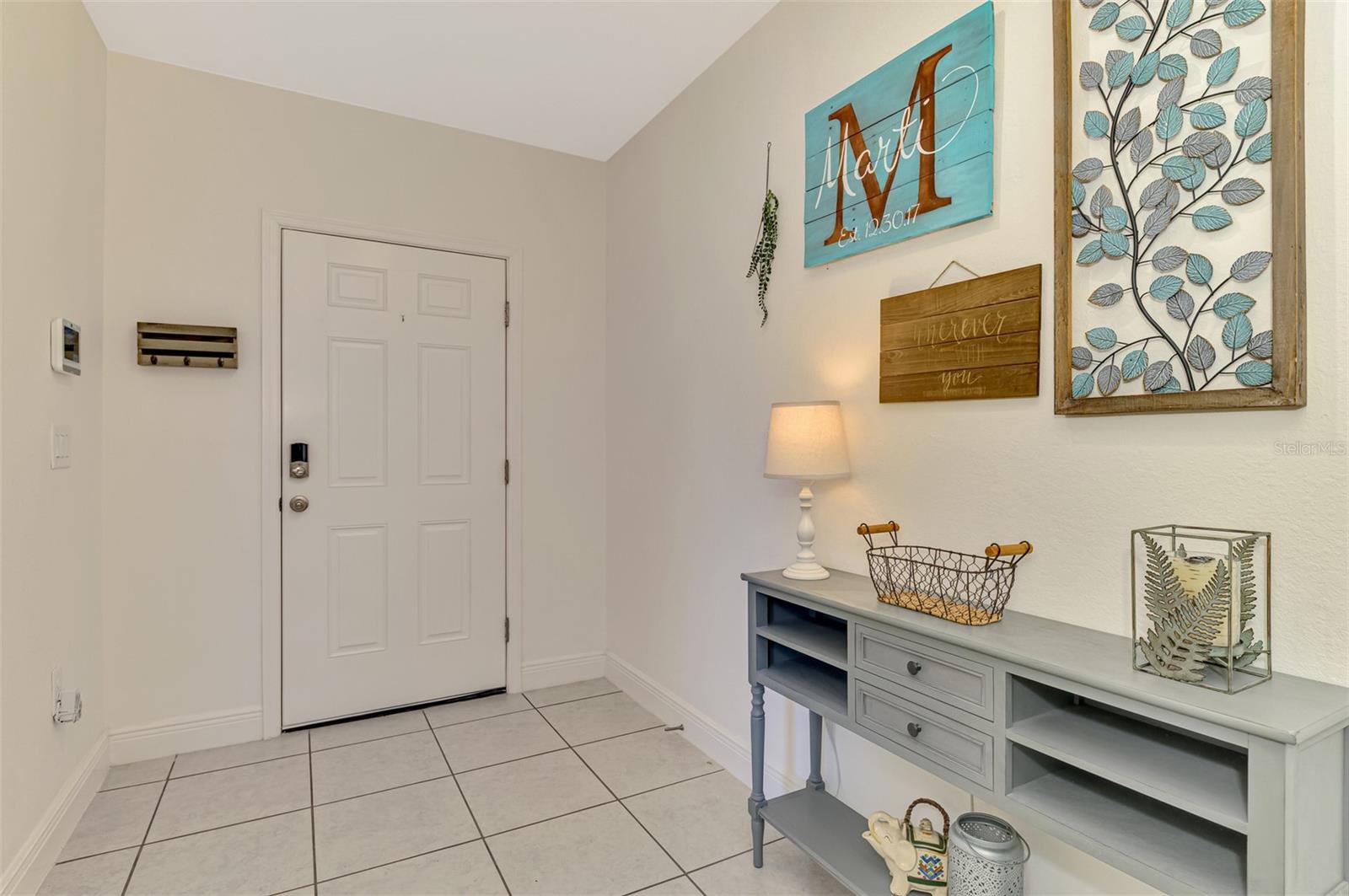 25889 Aysen Dr Property Photo 2