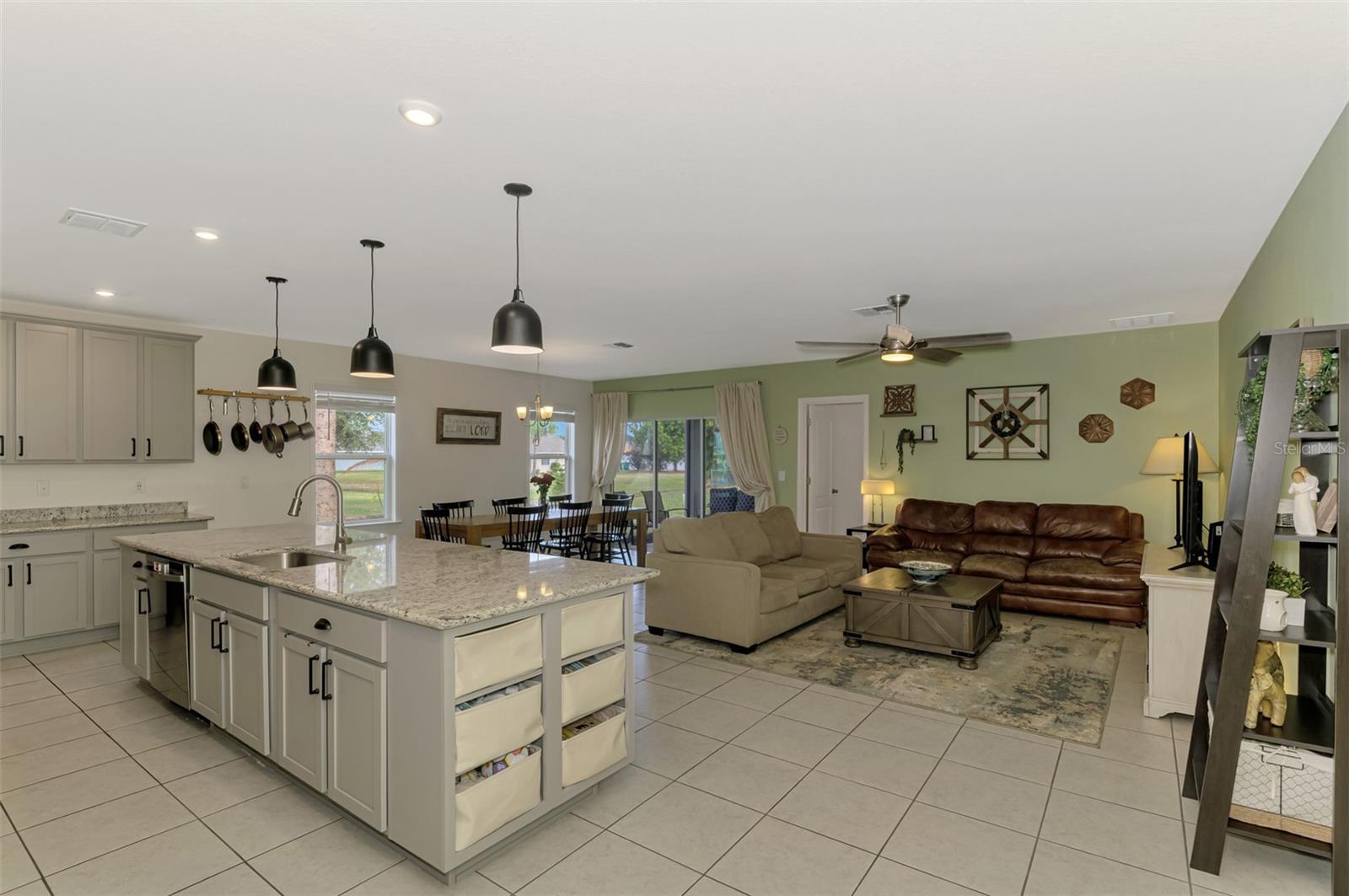 25889 Aysen Dr Property Photo 3