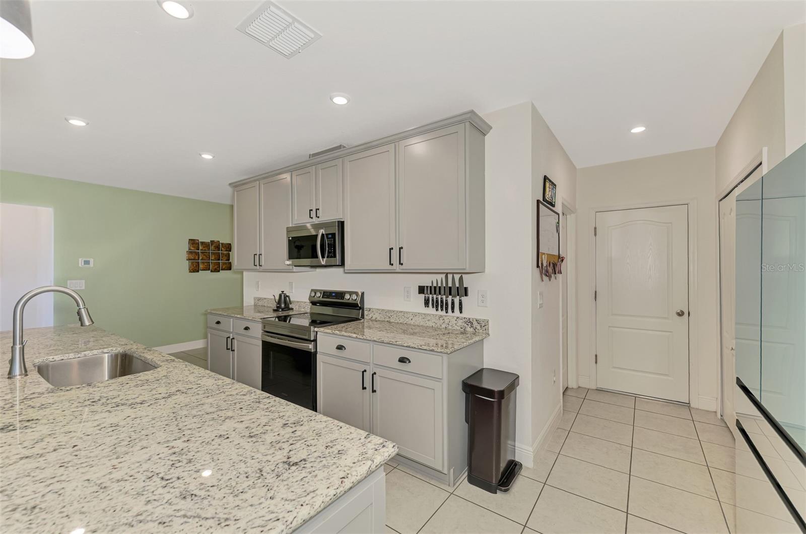 25889 Aysen Dr Property Photo 15