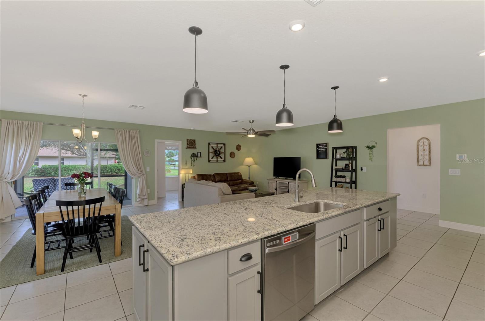 25889 Aysen Dr Property Photo 16