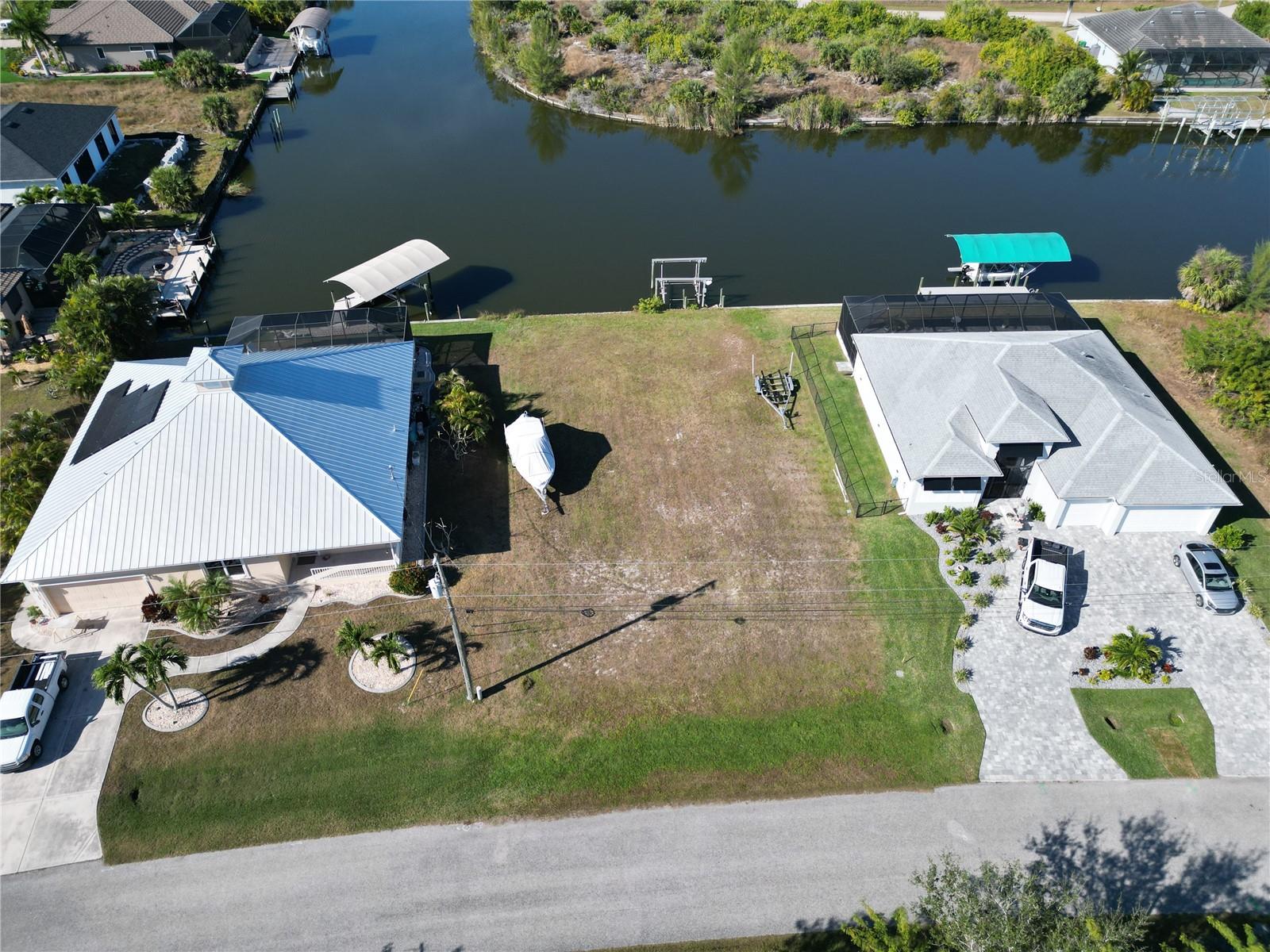 8050 Arlewood Cir Property Photo