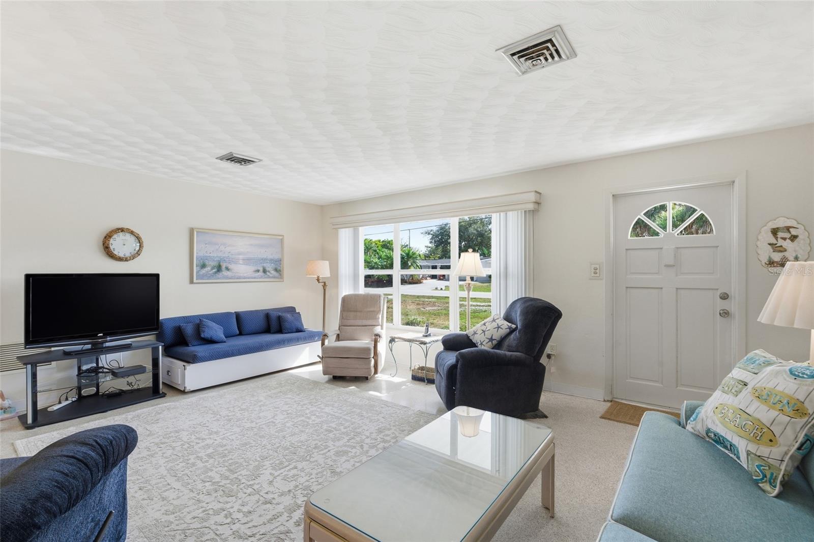 2050 Oyster Creek Dr Property Photo 10