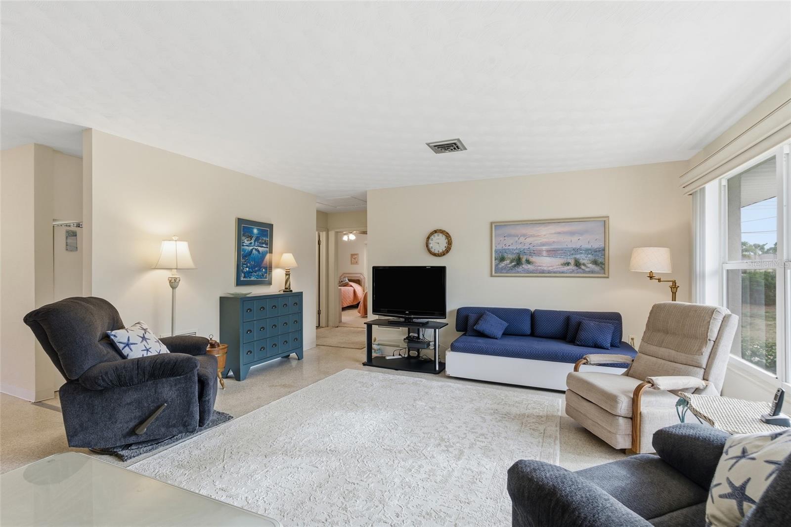 2050 Oyster Creek Dr Property Photo 11