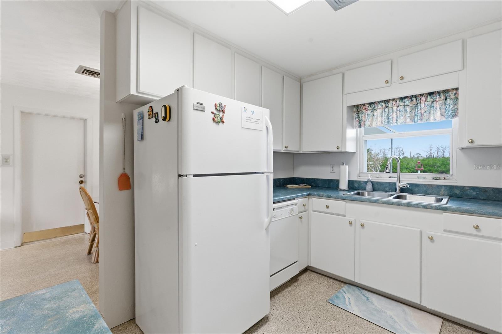 2050 Oyster Creek Dr Property Photo 14