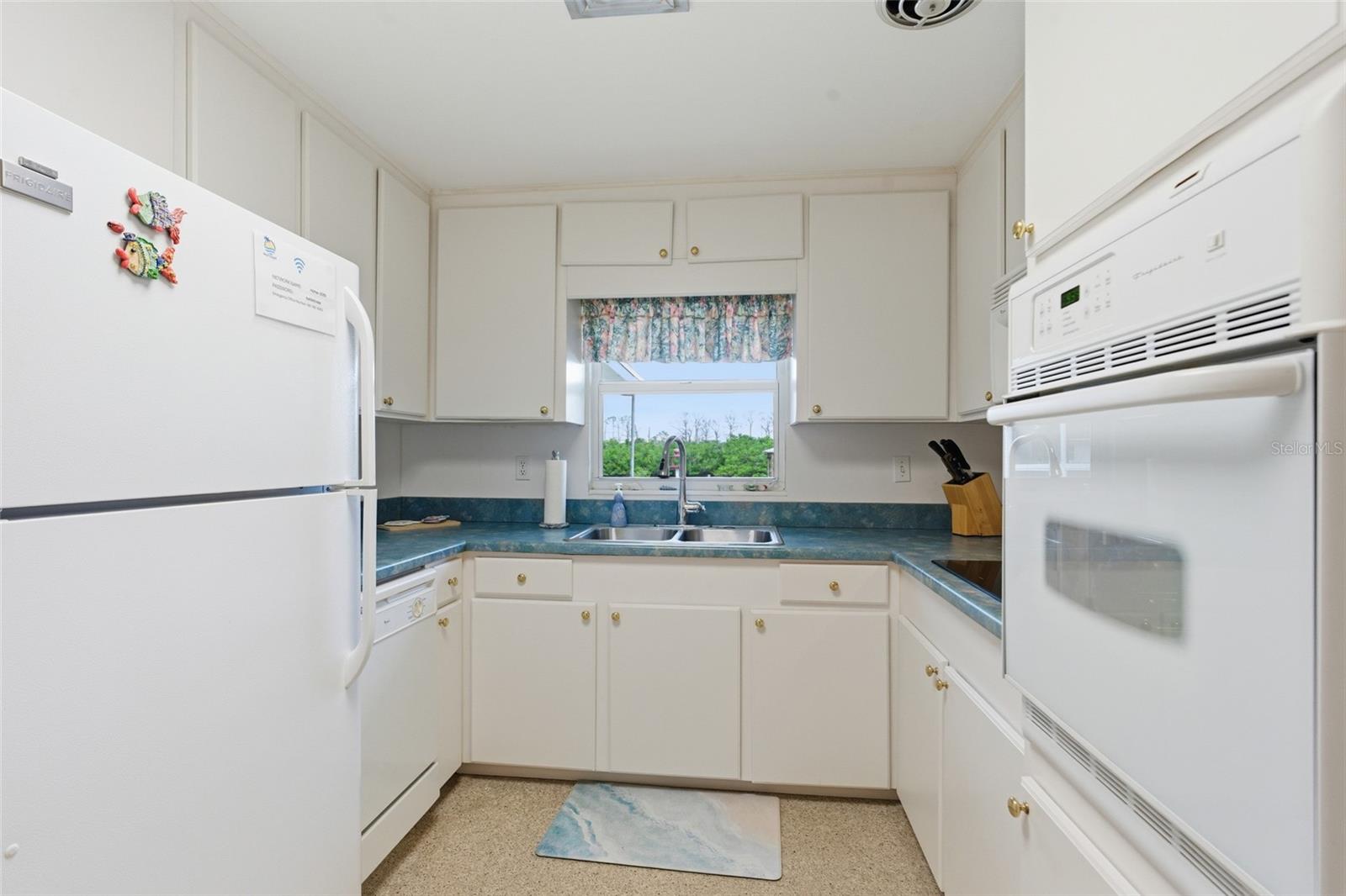 2050 Oyster Creek Dr Property Photo 15