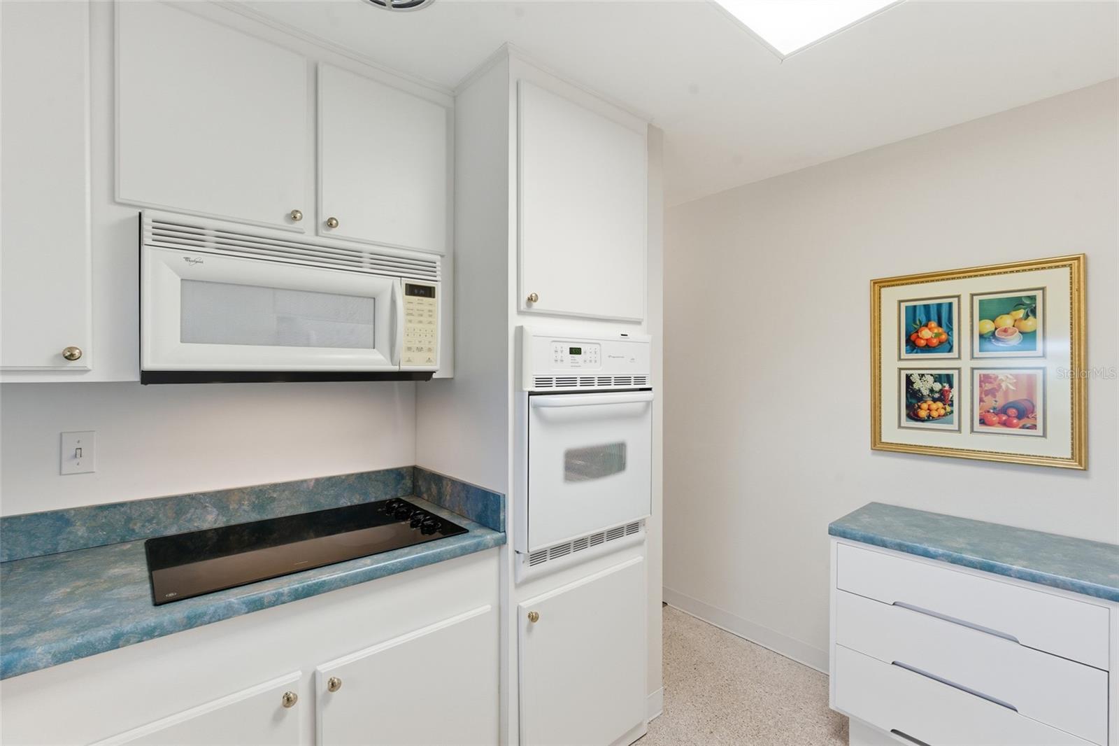 2050 Oyster Creek Dr Property Photo 16