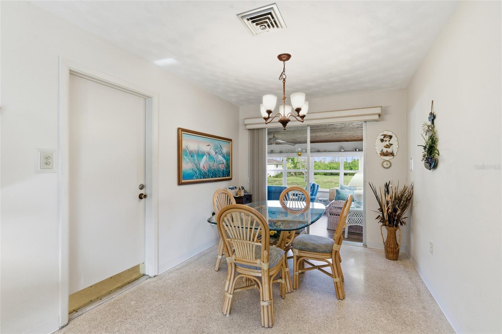 2050 Oyster Creek Dr Property Photo 18