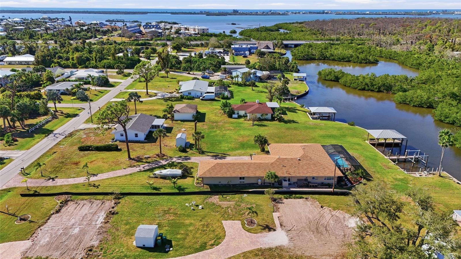 2050 Oyster Creek Dr Property Photo 41