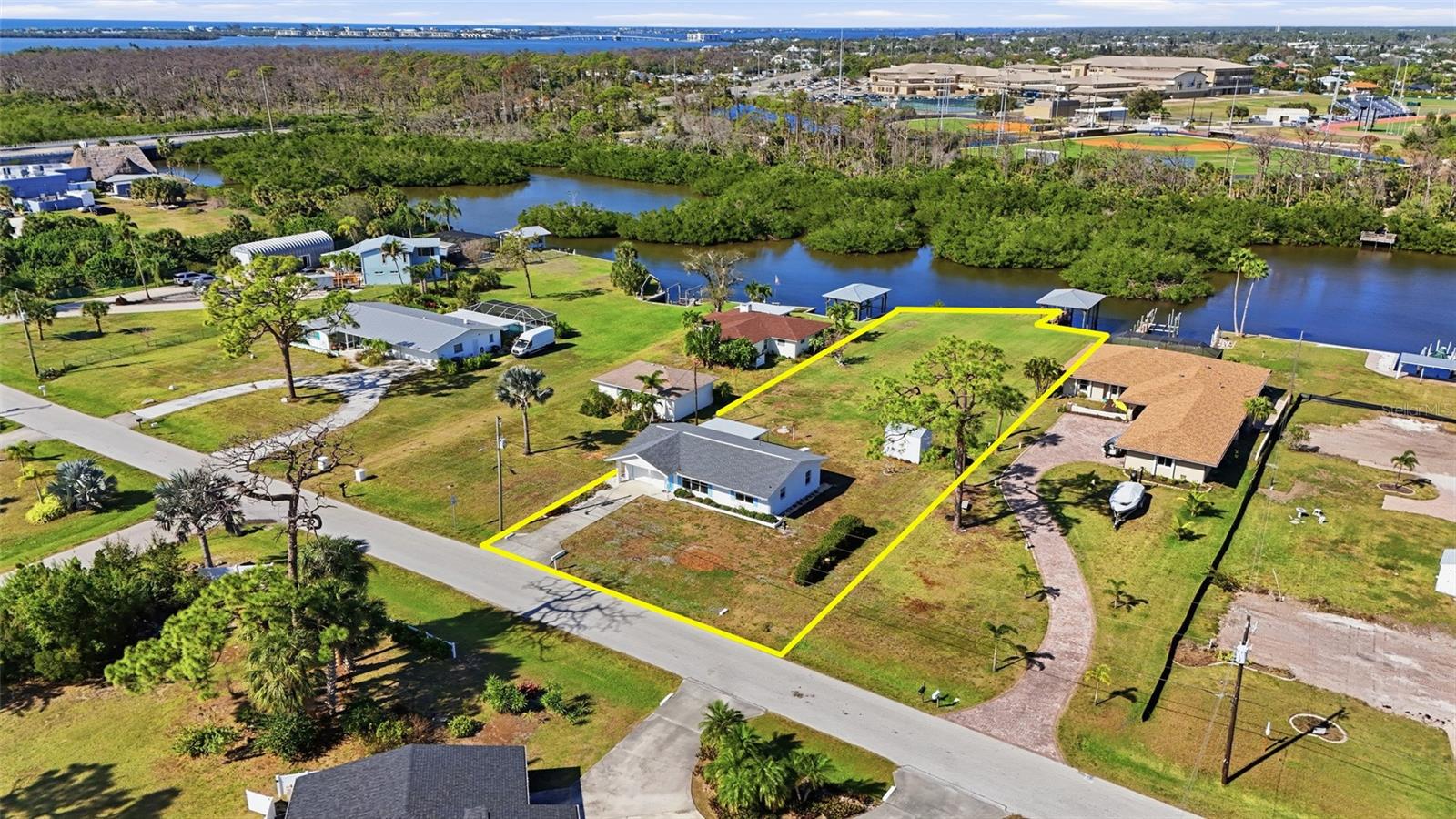 2050 Oyster Creek Dr Property Photo 46