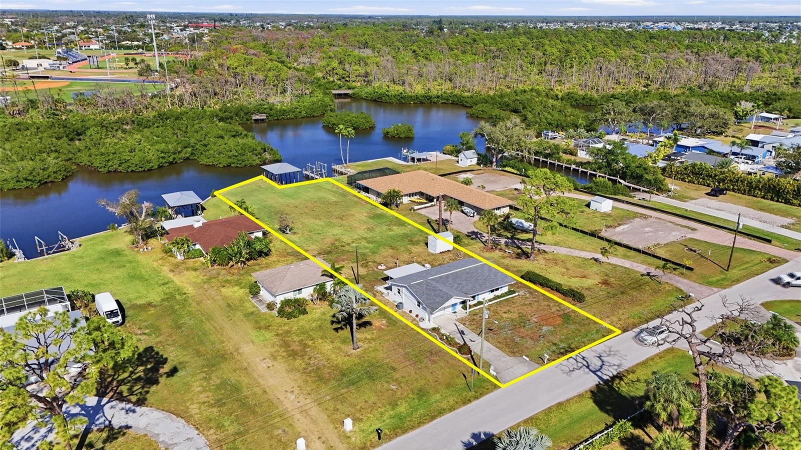 2050 Oyster Creek Dr Property Photo 47