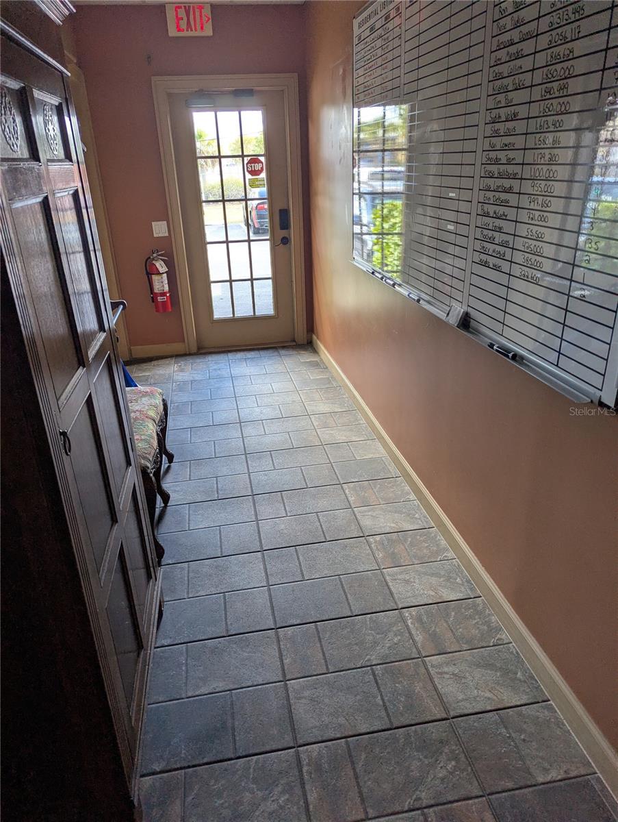 4456 Tamiami Trl Property Photo 3