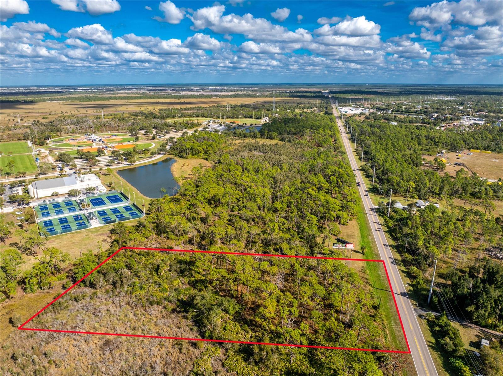 1060 S River Rd Property Photo 3