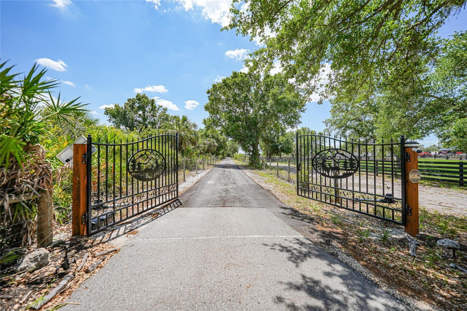 24805 Nova Ln Property Photo 3