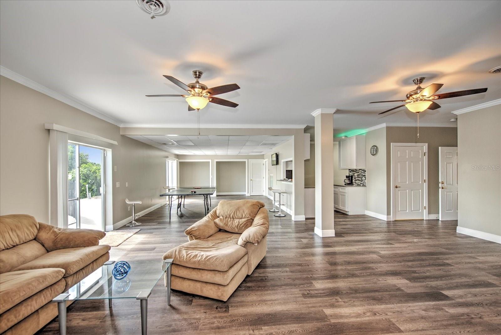 4424 N Canal Cir Property Photo 4