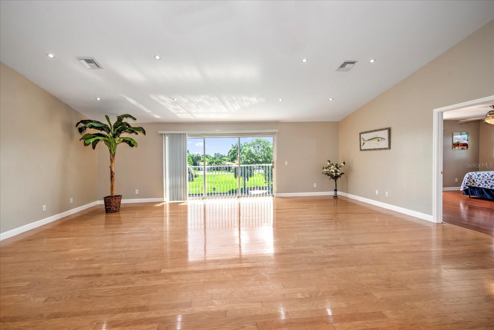 4424 N Canal Cir Property Photo 15