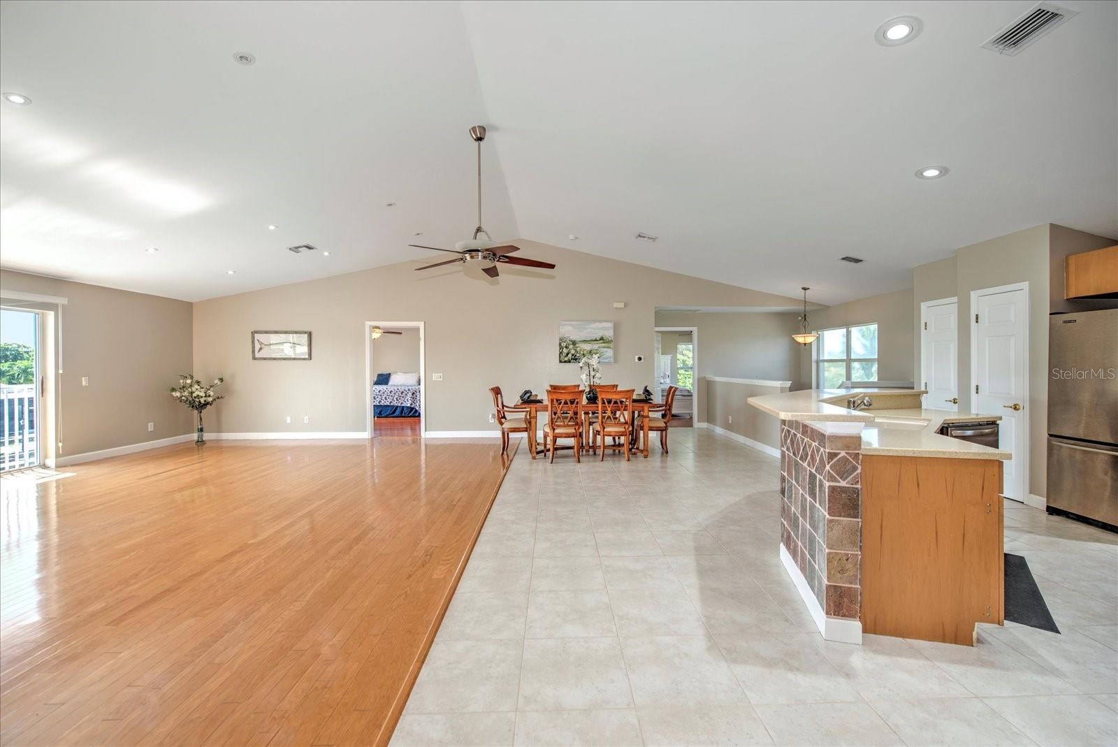 4424 N Canal Cir Property Photo 17