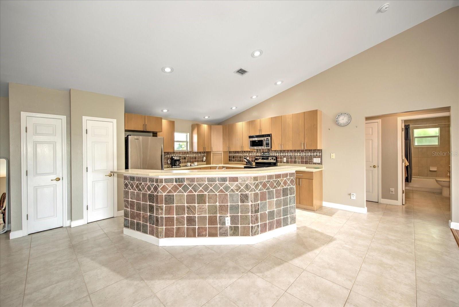 4424 N Canal Cir Property Photo 18