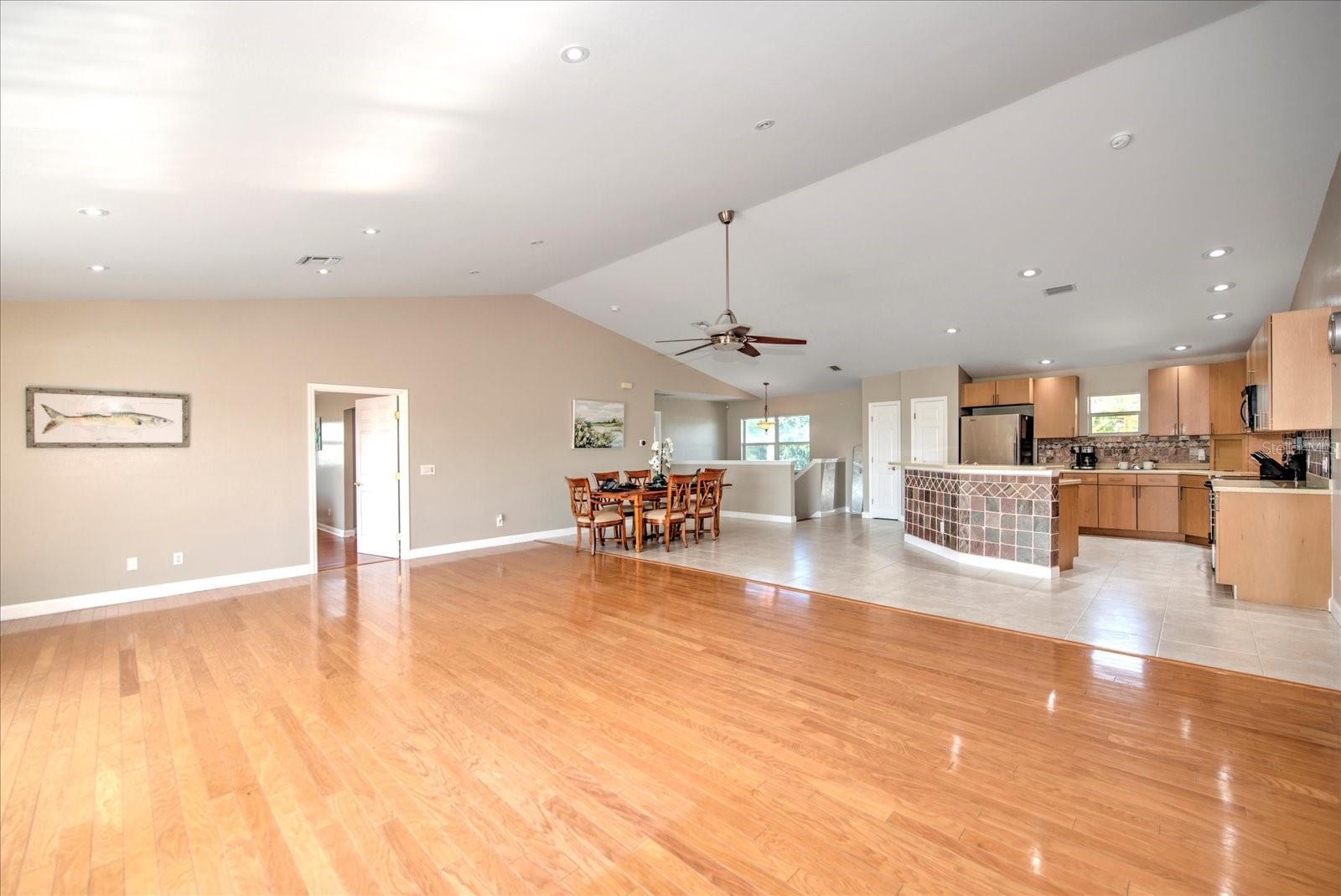4424 N Canal Cir Property Photo 23