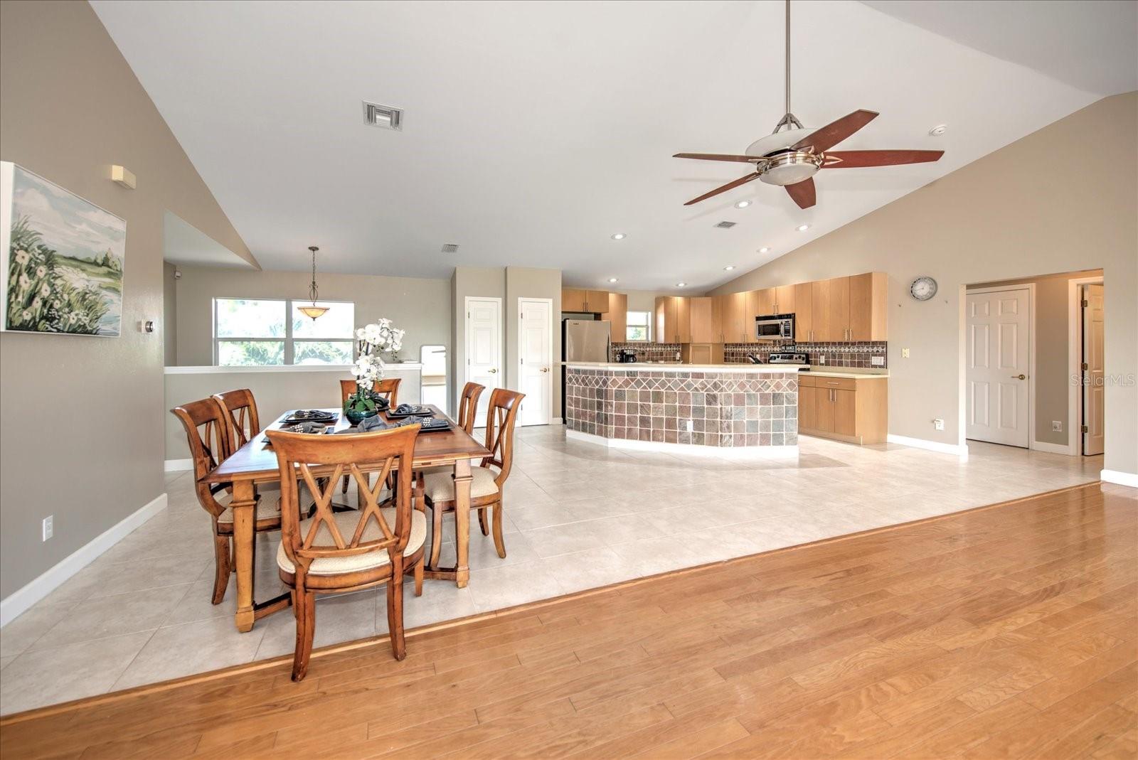 4424 N Canal Cir Property Photo 24
