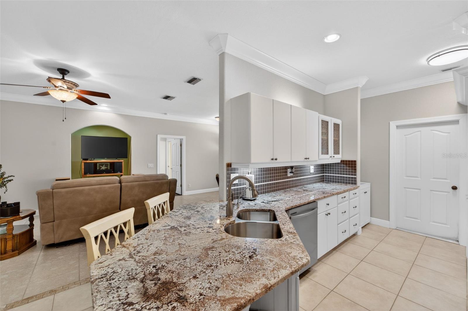 7888 Evinrude Ave Property Photo 11
