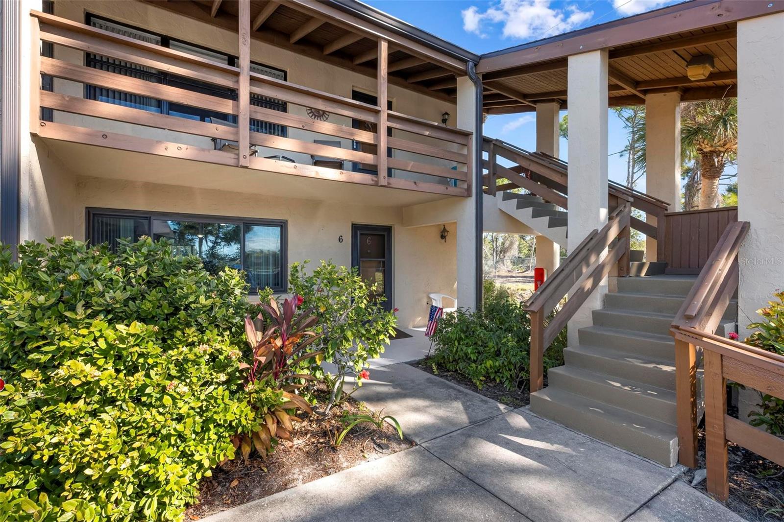 25 Quails Run Blvd #6 Property Photo 1