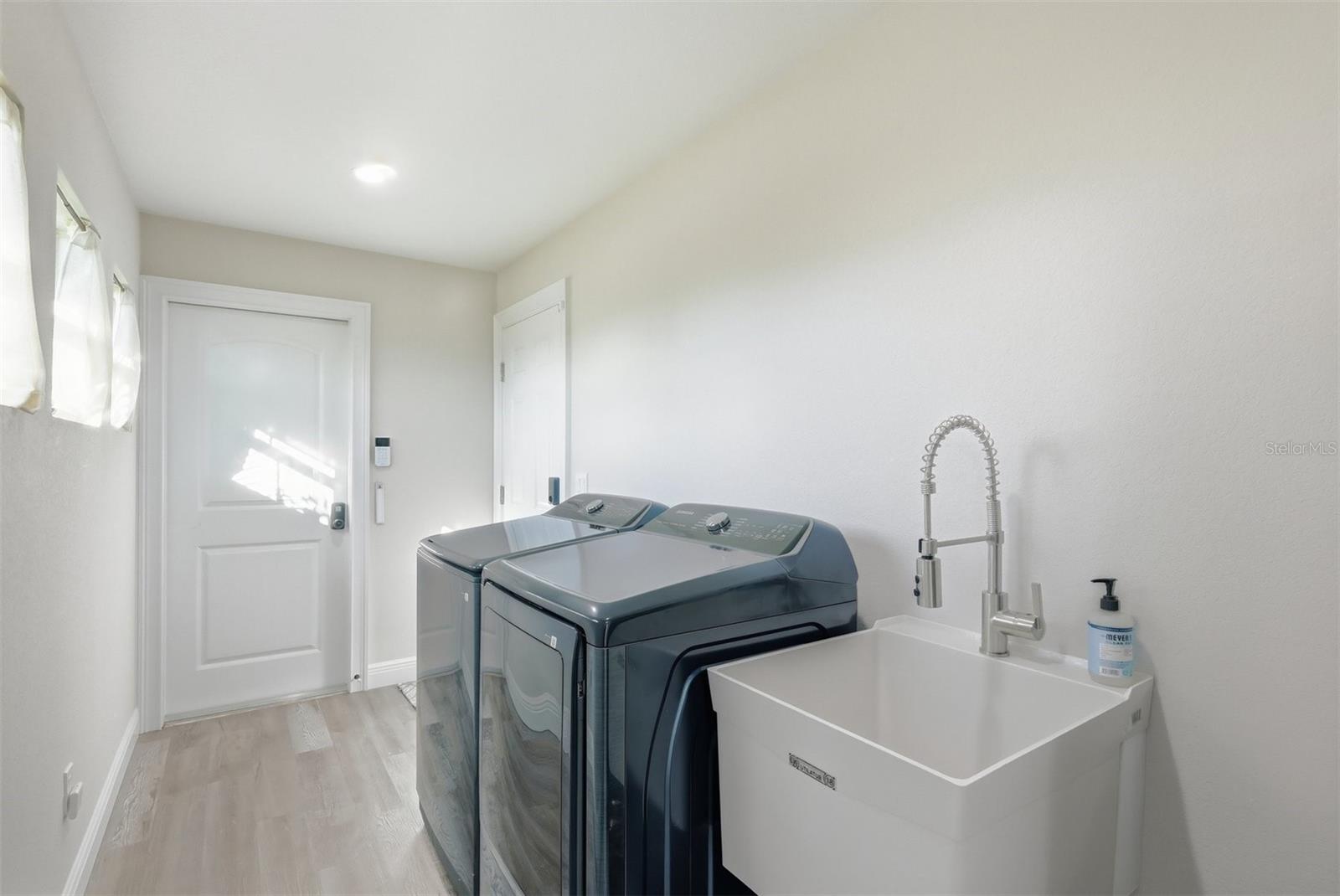 5 Aye Ct Property Photo 38